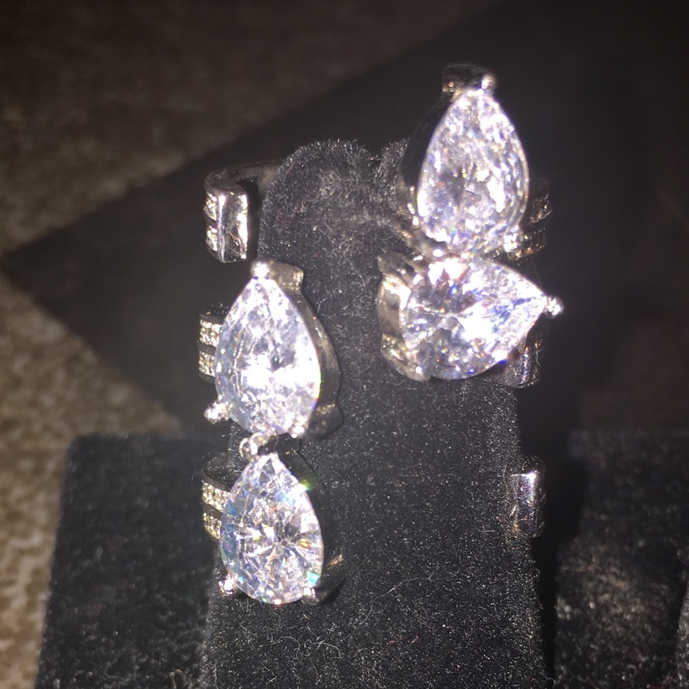 Silver women’s ring .925 wrap around 4 diamonds